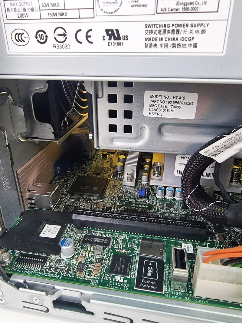 HPE ProLiant Microserver Gen8 | Intel Celeron G1610T | Ram 8Gb ECC | Raid Controller 4 Bay + ODD | 2 Gigabit + iLO | Perfetto per self hosting