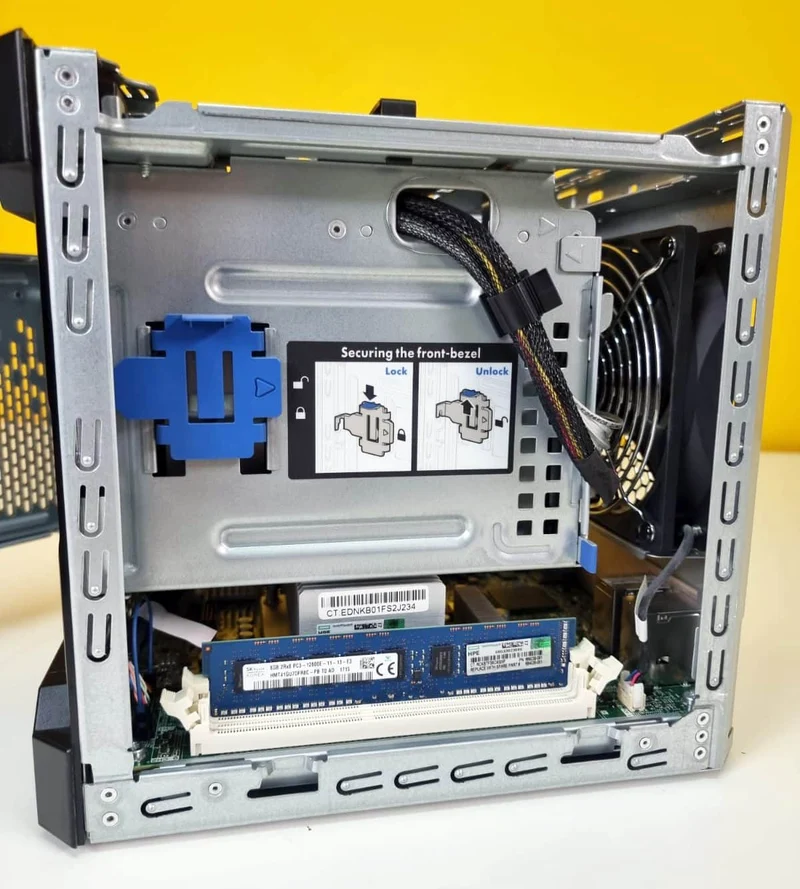 HPE ProLiant Microserver Gen8 | Intel Celeron G1610T | Ram 8Gb ECC | Raid Controller 4 Bay + ODD | 2 Gigabit + iLO | Perfetto per self hosting