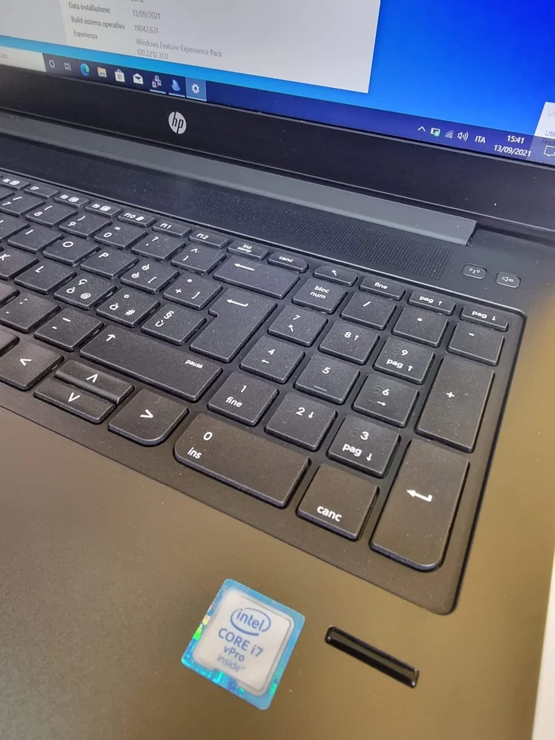 HP ZBook 15 G3 Notebook WorkStation | 15.6" Pollici FullHD | Intel core i7-6820hq 2.7Ghz | 32Gb Ram | 1 tera SSD | Nvidia Quadro M1000 | Tastiera Italiana Retroilluminata | Windows 10 Pro