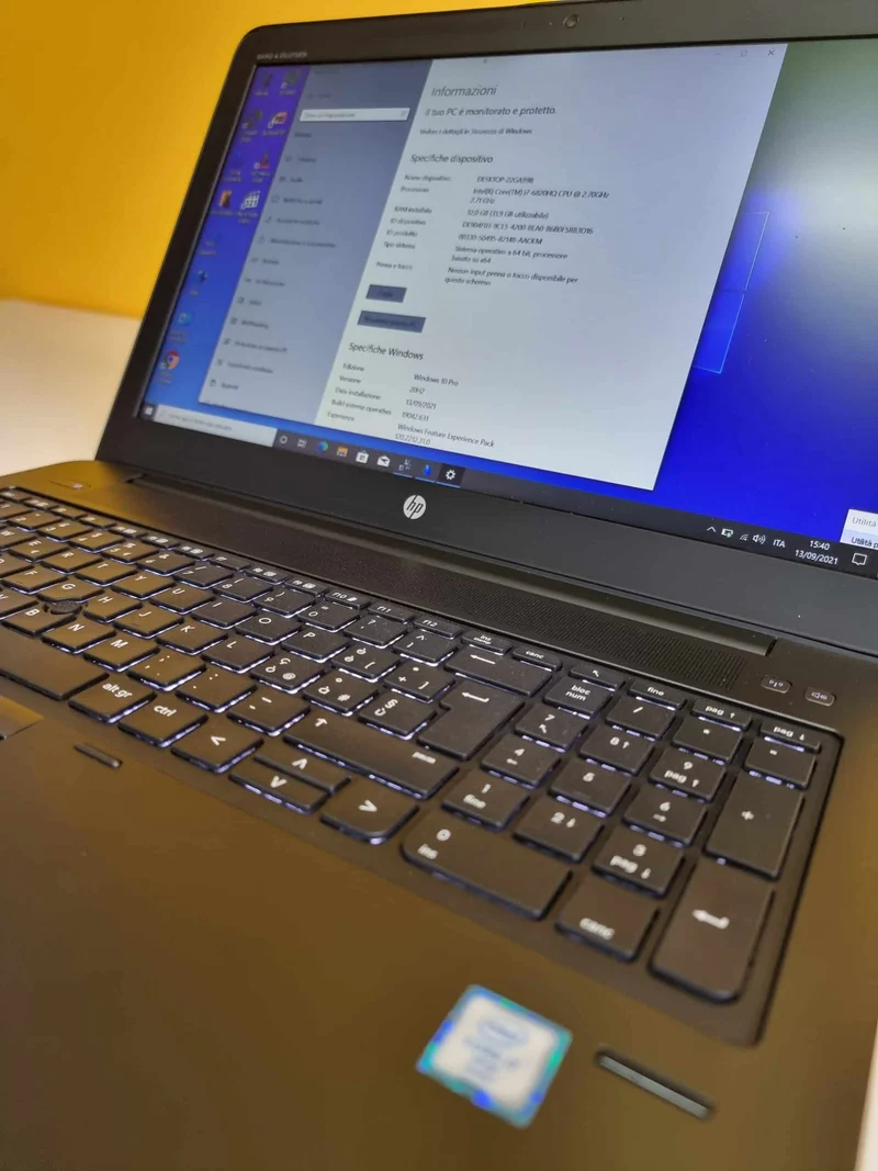HP ZBook 15 G3 Notebook WorkStation | 15.6" Pollici FullHD | Intel core i7-6820hq 2.7Ghz | 32Gb Ram | 1 tera SSD | Nvidia Quadro M1000 | Tastiera Italiana Retroilluminata | Windows 10 Pro