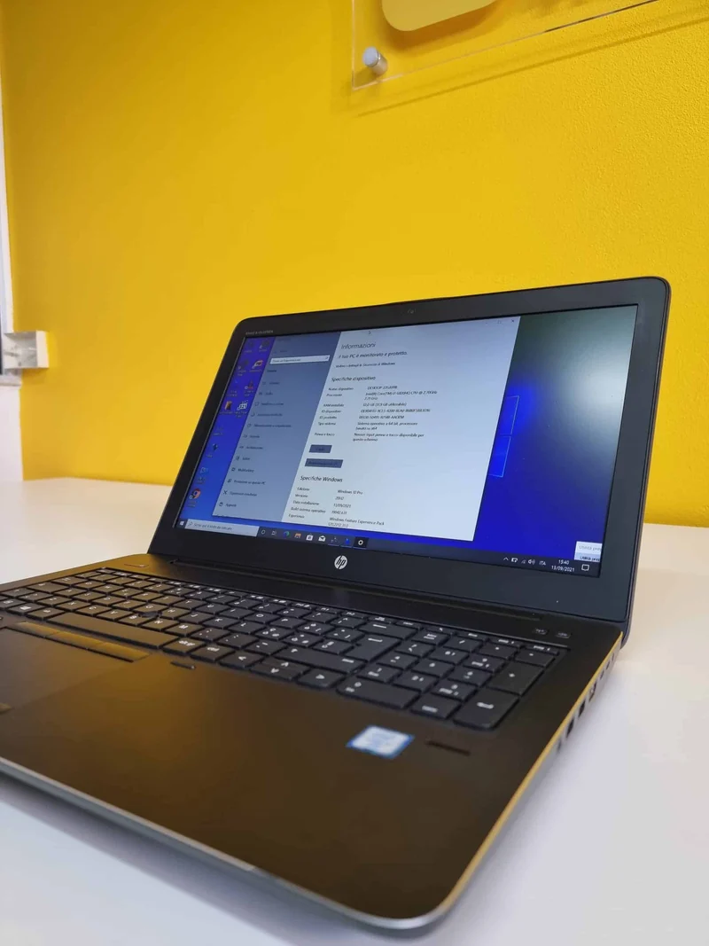 HP ZBook 15 G3 Notebook WorkStation | 15.6" Pollici FullHD | Intel core i7-6820hq 2.7Ghz | 32Gb Ram | 1 tera SSD | Nvidia Quadro M1000 | Tastiera Italiana Retroilluminata | Windows 10 Pro