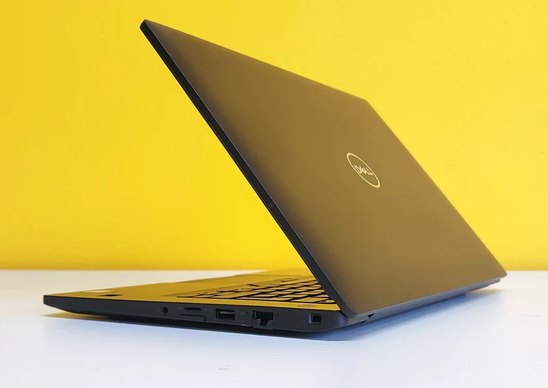 DELL Latitude 7490 Notebook 14" 1920x1080 Pixel FullHD | Intel Core i5-8350U 1.7Ghz | Ram 16Gb | SSD 256Gb | Wi-Fi 5 (802.11ac) | Windows 11 Pro | Tastiera Italiana