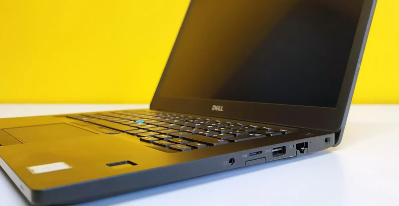 DELL Latitude 7490 Notebook 14" 1920x1080 Pixel FullHD | Intel Core i5-8350U 1.7Ghz | Ram 16Gb | SSD 256Gb | Wi-Fi 5 (802.11ac) | Windows 11 Pro | Tastiera Italiana