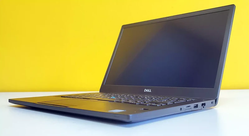 DELL Latitude 7490 Notebook 14" 1920x1080 Pixel FullHD | Intel Core i5-8350U 1.7Ghz | Ram 16Gb | SSD 256Gb | Wi-Fi 5 (802.11ac) | Windows 11 Pro | Tastiera Italiana