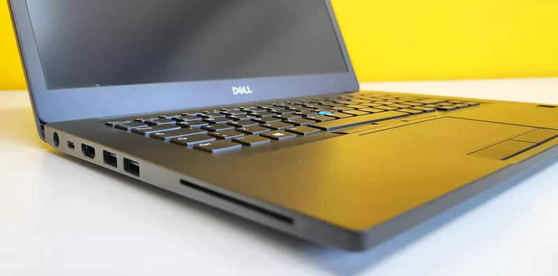 DELL Latitude 7490 Notebook 14" 1920x1080 Pixel FullHD | Intel Core i5-8350U 1.7Ghz | Ram 16Gb | SSD 256Gb | Wi-Fi 5 (802.11ac) | Windows 11 Pro | Tastiera Italiana