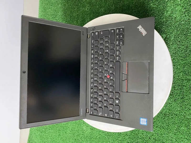Lenovo ThinkPad X260 Notebook 12.5" 1366x768 | Intel Core i5-6200U 2.3Ghz | 8GB RAM | HDMI-WiFi-WebCam-Tastiera Italiana | WINDOWS 10 PRO