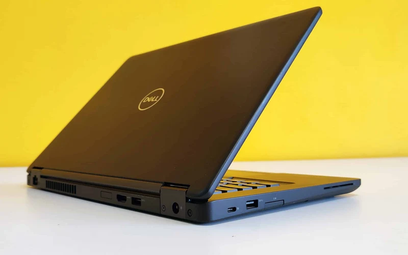 Dell Latitude 5490 Notebook 14" HD | Intel Core i5-7300U 2.6Ghz | 8Gb Ram | SSD 256Gb | Windows 11 Pro