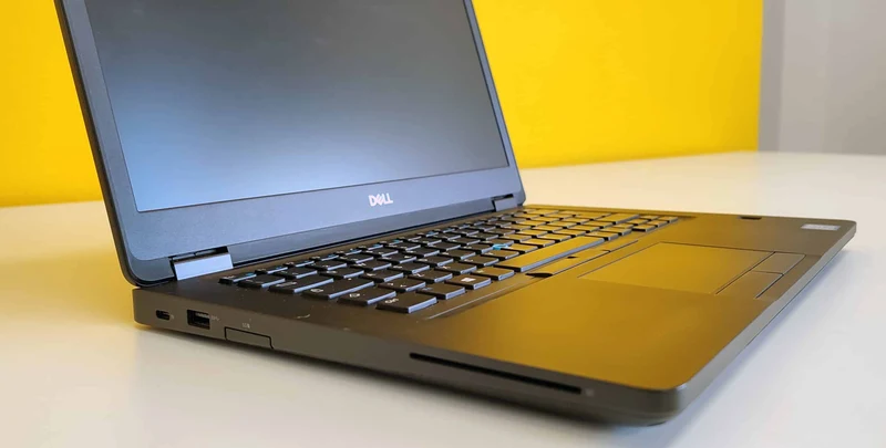 Dell Latitude 5490 Notebook 14" FullHD | Intel Core i5-8350U 1.7Ghz | 8Gb Ram | 256Gb SSD | Windows 10 Pro