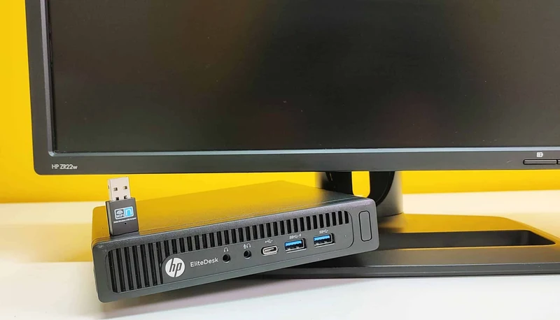 Bundle HP EliteDesk 800 G2 DM Mini PC | Intel Core i5-6400T 2.2Ghz | Ram 8Gb | SSD 256Gb | WINDOWS 10 PRO + Monitor 22″ HP zr22w | WiFi