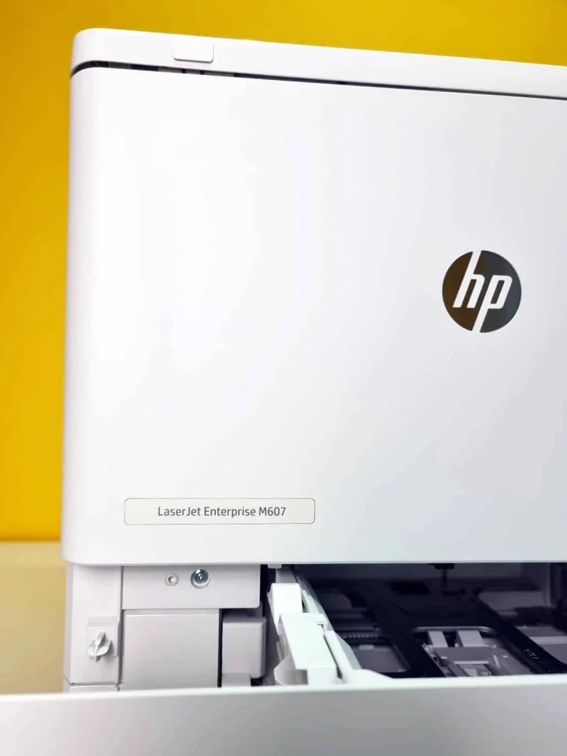 HP LaserJet M607dn Stampante laser A4 monocromatica 52 ppm 1200x1200 DPI Duplex Fronte/Retro Rete