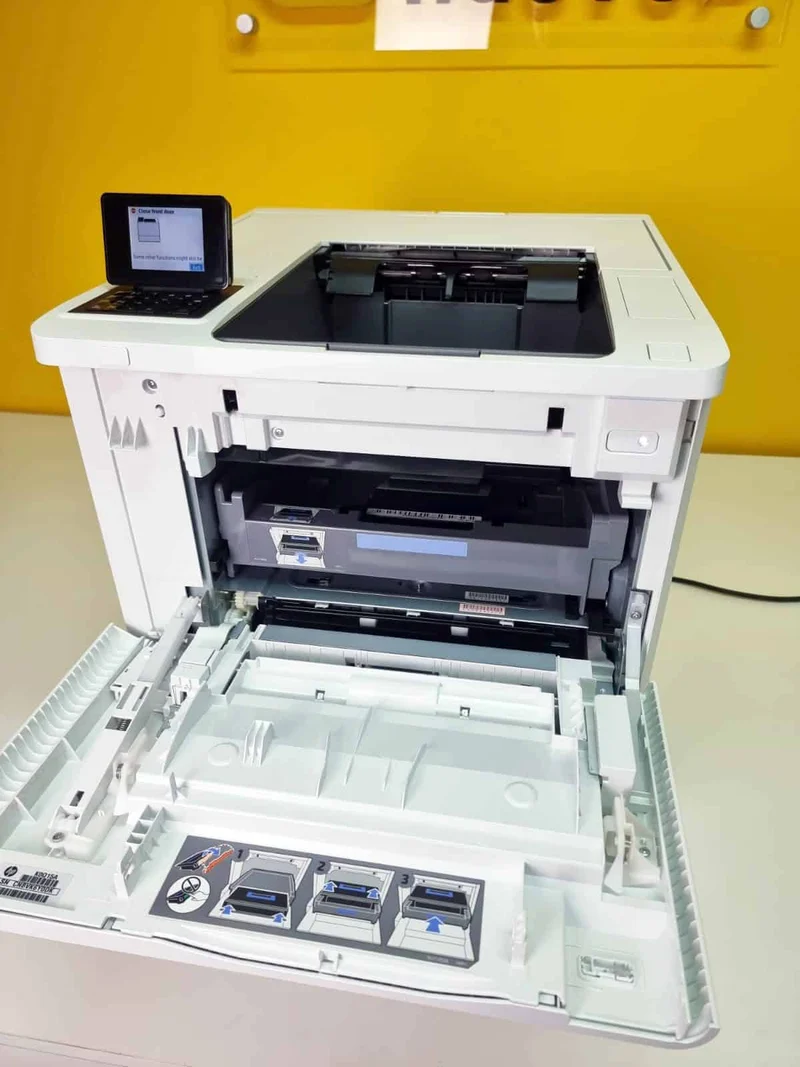 HP LaserJet M607dn Stampante laser A4 monocromatica 52 ppm 1200x1200 DPI Duplex Fronte/Retro Rete