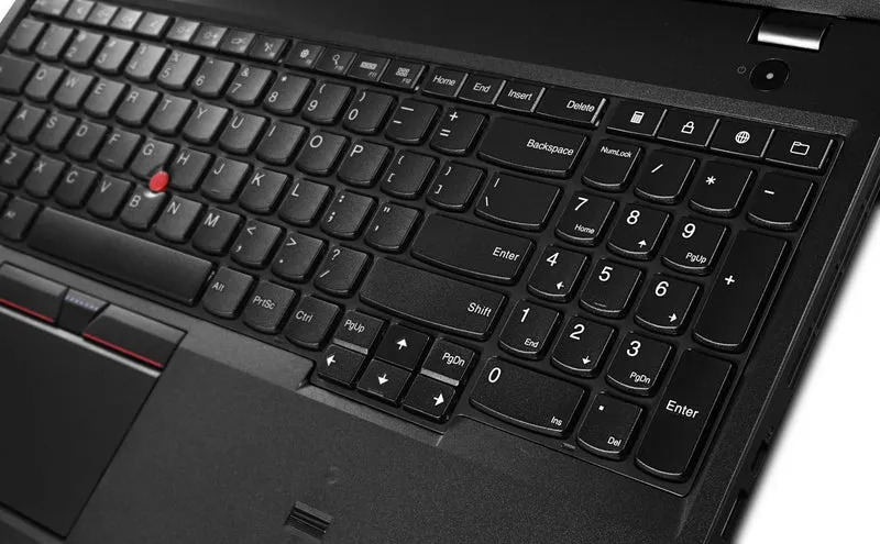 Lenovo Thinkpad T560 Notebook 15.5" FullHD | Intel Core i7-6600U 2.6Ghz | Ram 16Gb | SSD 256Gb | Tastiera ITA | Windows 10 Pro