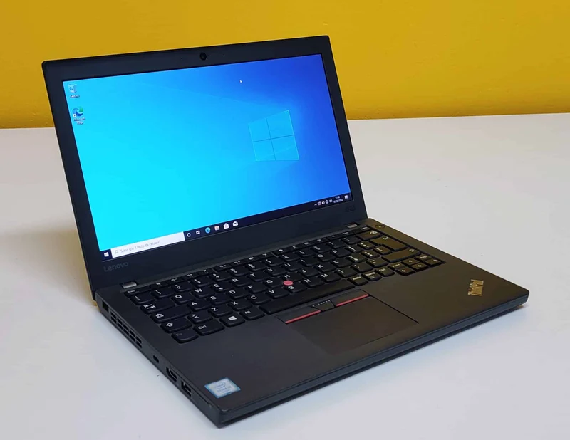 Lenovo ThinkPad X270 Notebook 12.5″ 1366×768 | Intel Core i5-7300U 2.6Ghz | 8GB RAM | SSD 240Gb | HDMI-WiFi-WebCam-Tastiera Italiana | WINDOWS 10 PRO