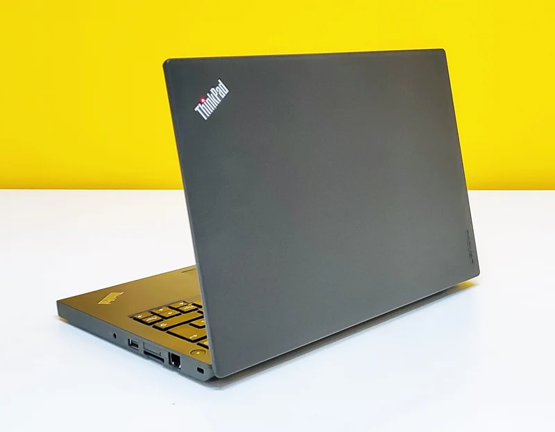 Lenovo ThinkPad X270 Notebook 12.5″ 1366×768 | Intel Core i5-7300U 2.6Ghz | 8GB RAM | SSD 240Gb | HDMI-WiFi-WebCam-Tastiera Italiana | WINDOWS 10 PRO