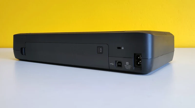 HP OfficeJet 200 Stampante InkJet a colori A4 portatile con batteria USB WiFi 19ppm 1200 x 1200 dpi