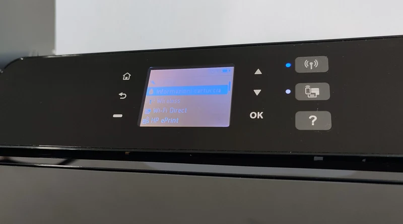 HP OfficeJet 200 Stampante InkJet a colori A4 portatile con batteria USB WiFi 19ppm 1200 x 1200 dpi