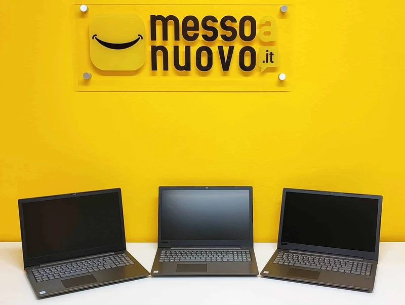 Lenovo V330-15IKB Notebook 15.5" FullHD | Intel Core i5-8250U 1.6Ghz | Ram 8Gb | HDD 1Tb | Windows 11 Pro